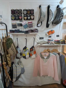 Boutique du collectif créatif conflanais l'art local
